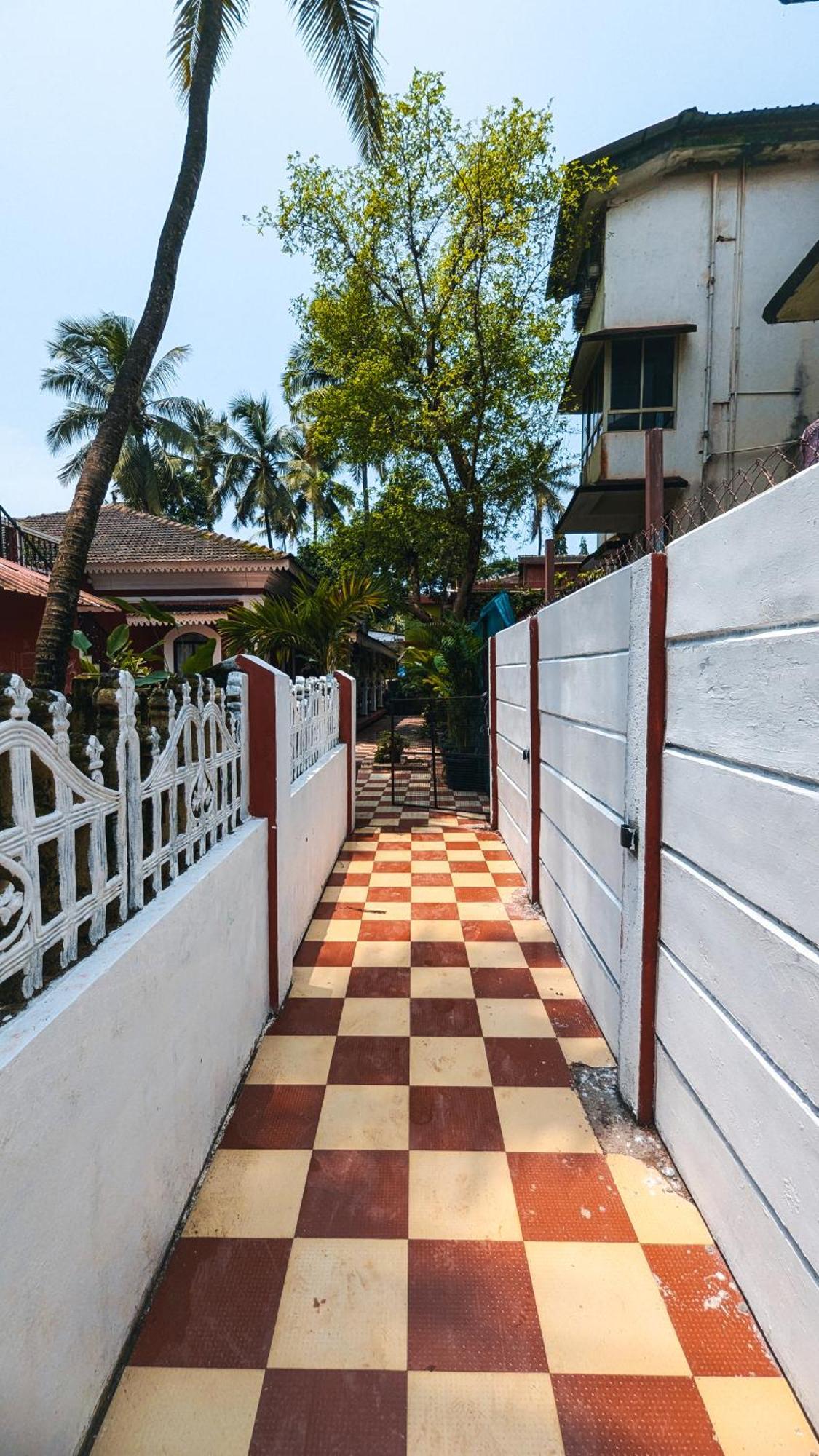 The First House By V3Homestay 4Bhk Private Pool 卡兰古特 外观 照片