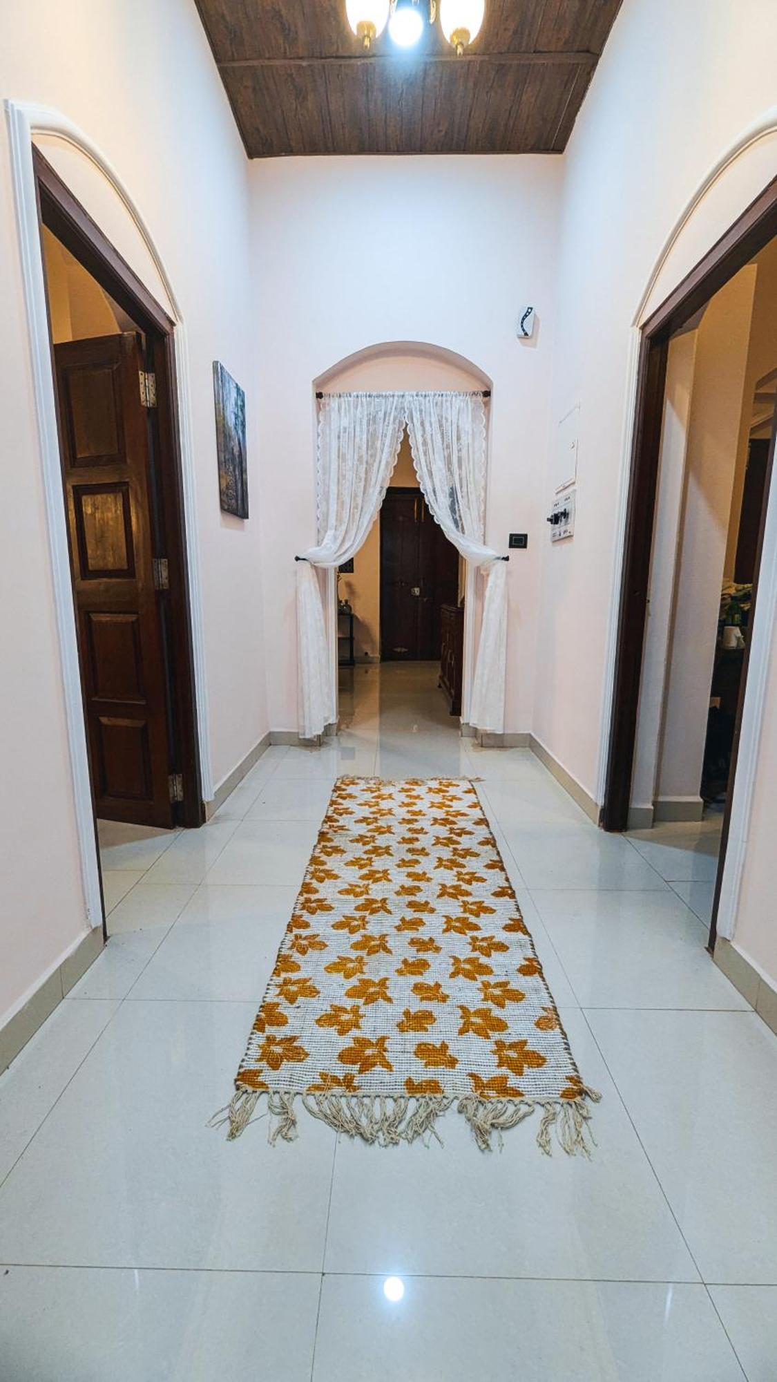 The First House By V3Homestay 4Bhk Private Pool 卡兰古特 外观 照片