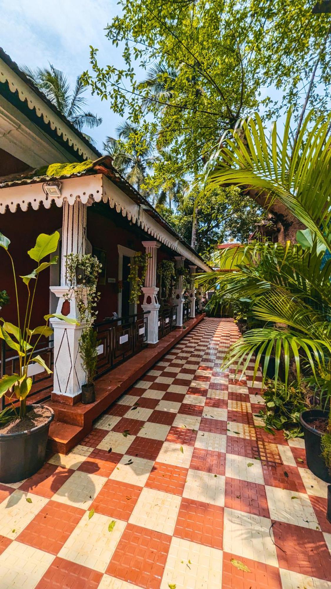 The First House By V3Homestay 4Bhk Private Pool 卡兰古特 外观 照片