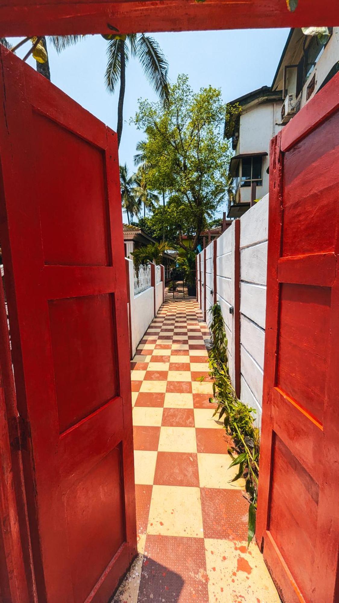 The First House By V3Homestay 4Bhk Private Pool 卡兰古特 外观 照片