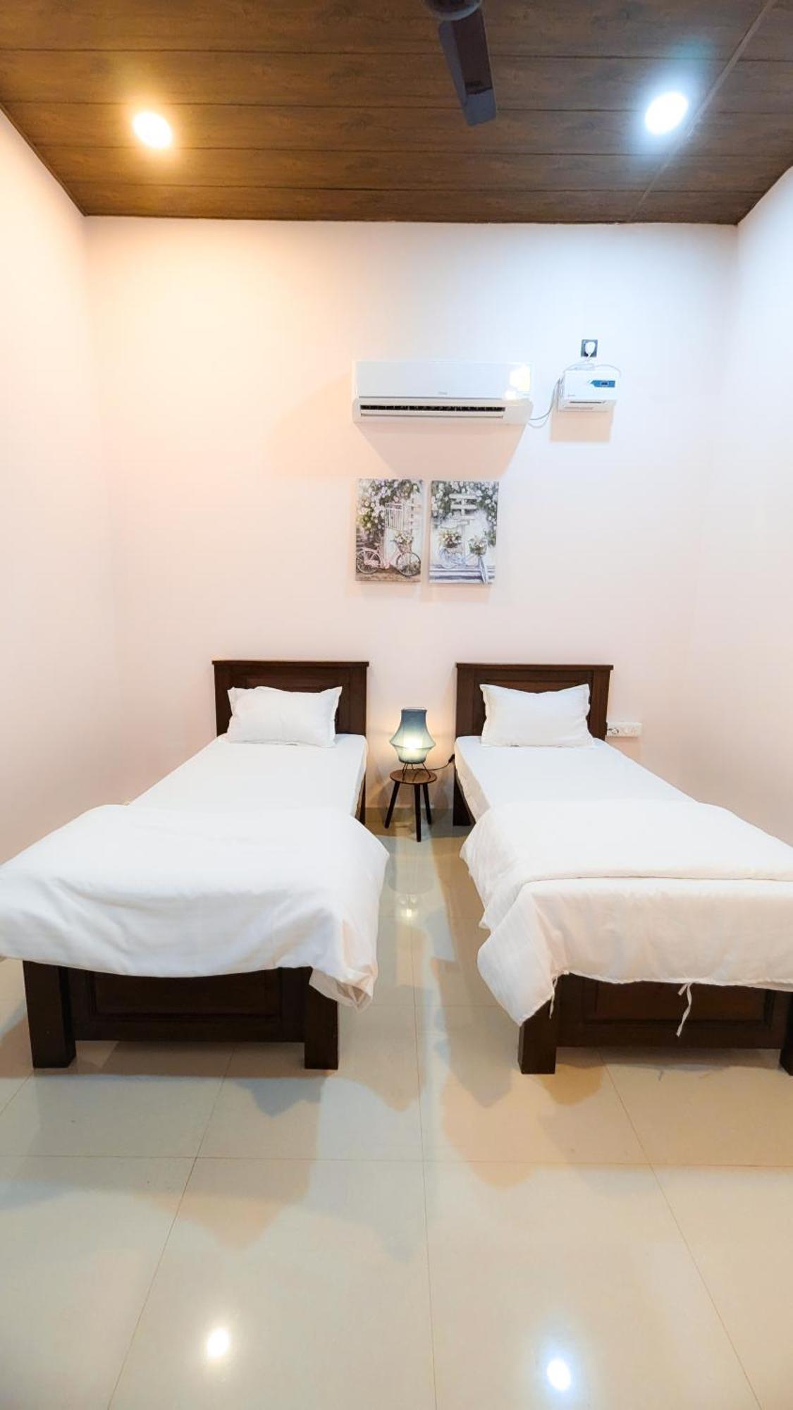 The First House By V3Homestay 4Bhk Private Pool 卡兰古特 外观 照片