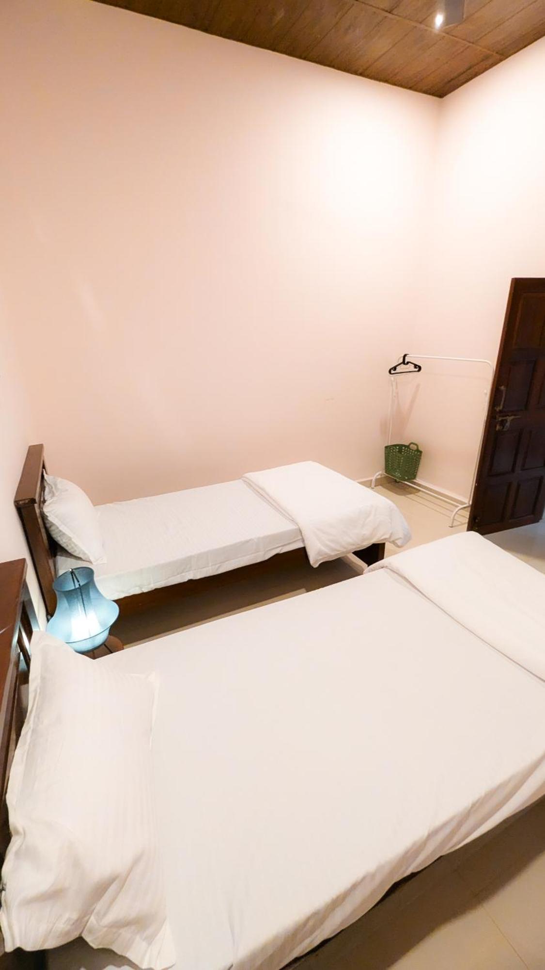 The First House By V3Homestay 4Bhk Private Pool 卡兰古特 外观 照片